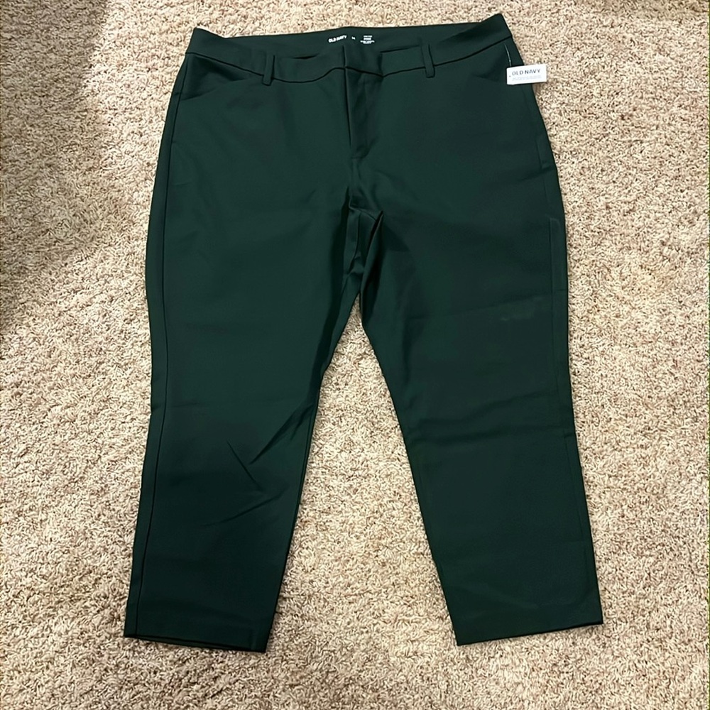 BNWT Old Navy Pixie pants